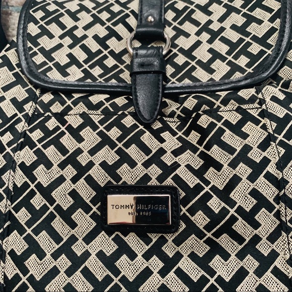 Tommy Hilfiger Backpack with Logo Design - Picture 2 of 6